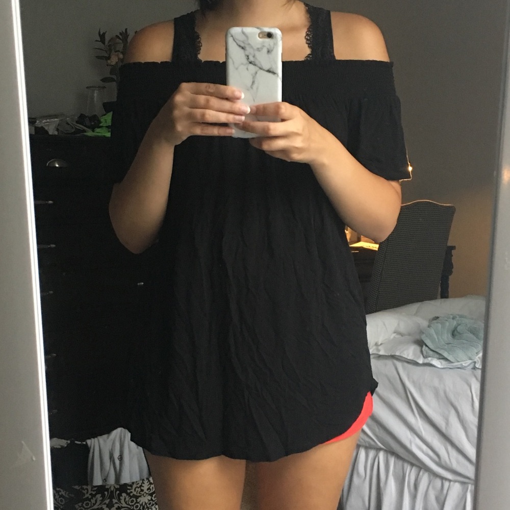 New York & Company off the shoulder shirt